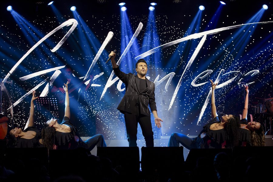 Gökhan Tepe konser sahnesi